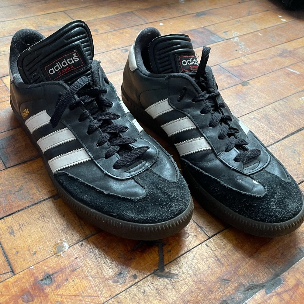 Adidas Samba classic sneaker men’s size 7.5 women’s 9